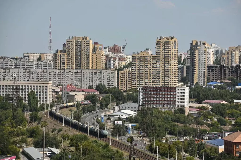 3-к кв. Волгоградская область, Волгоград ул. Милиционера Буханцева, 18 ... - Фото 2