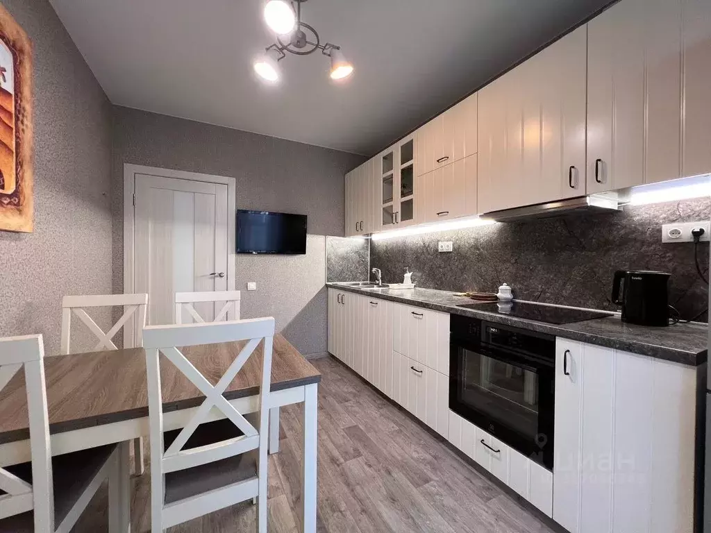 2-к кв. Татарстан, Казань ул. Разведчика Ахмерова, 7 (54.0 м) - Фото 0