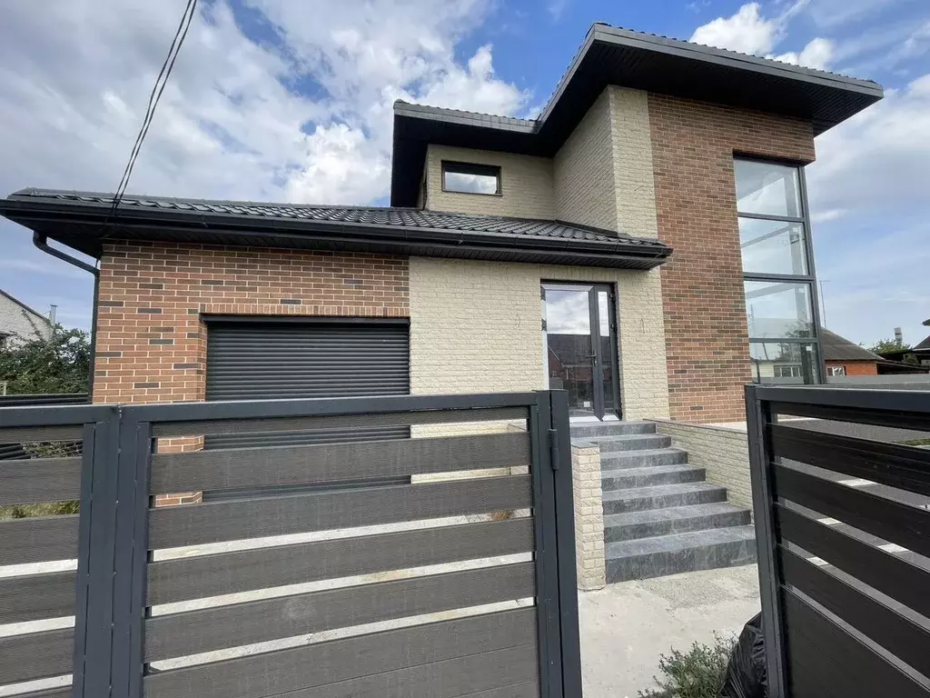 Дом в Краснодарский край, Тимашевск Южный мкр, ул. Офицерская (150 м) - Фото 1