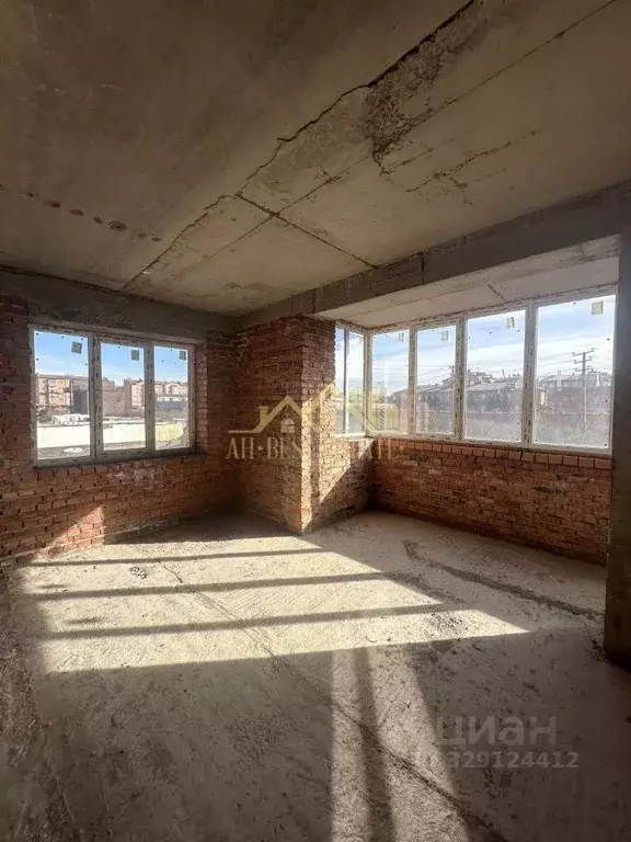 1-к кв. Северная Осетия, Владикавказ ул. Курсантов-Кировцев, 27А (63.0 ... - Фото 1