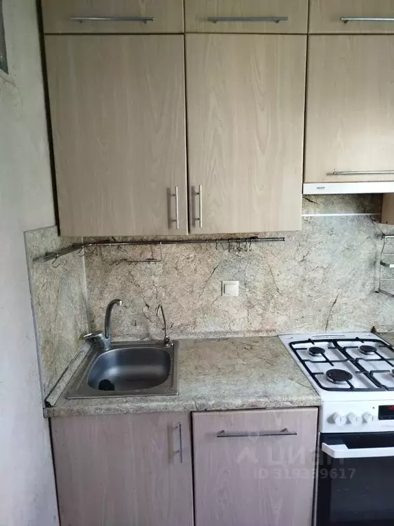 2-к кв. Омская область, Омск ул. Рождественского, 13 (39.0 м) - Фото 0