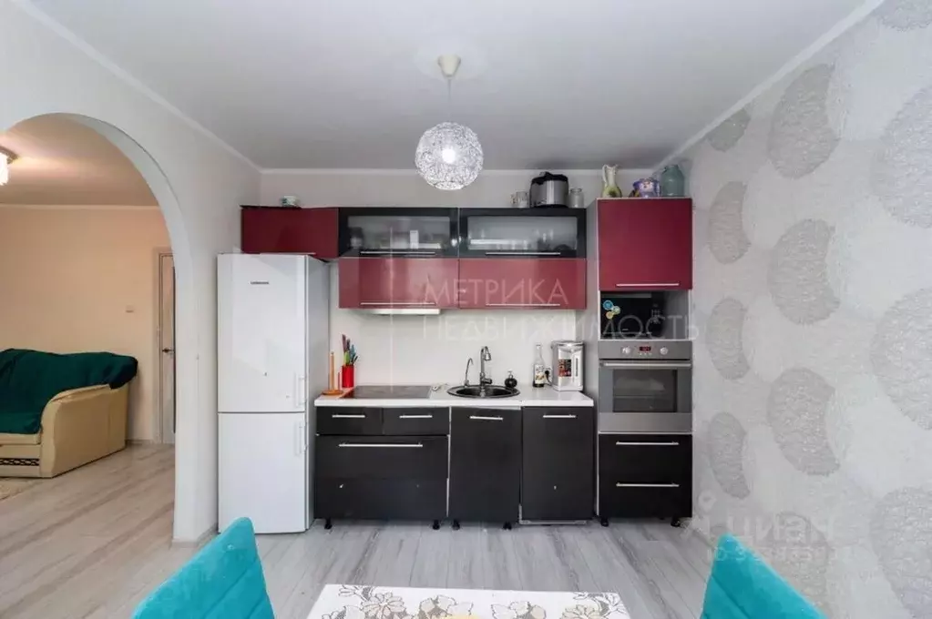 3-к кв. Тюменская область, Тюмень Инженерная ул., 68 (91.3 м) - Фото 1