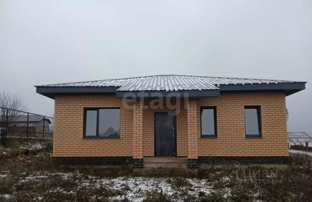 Дом в Башкортостан, Иглинский район, Акбердинский сельсовет, с. ... - Фото 1