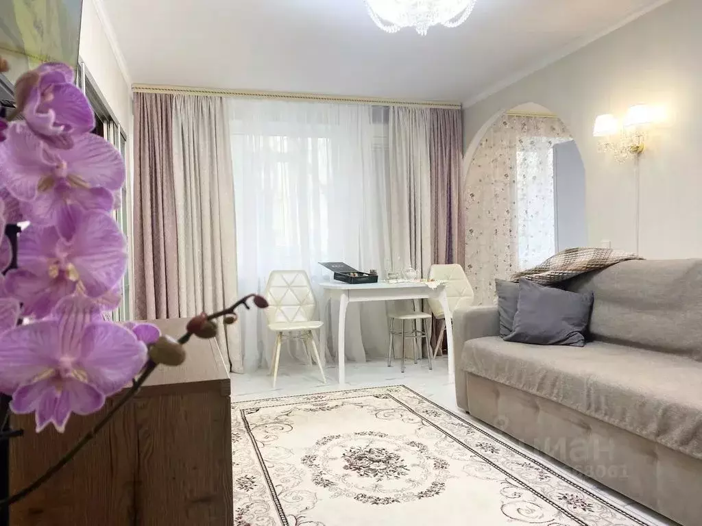 2-к кв. Крым, Симферополь просп. Кирова, 12 (45.0 м) - Фото 1