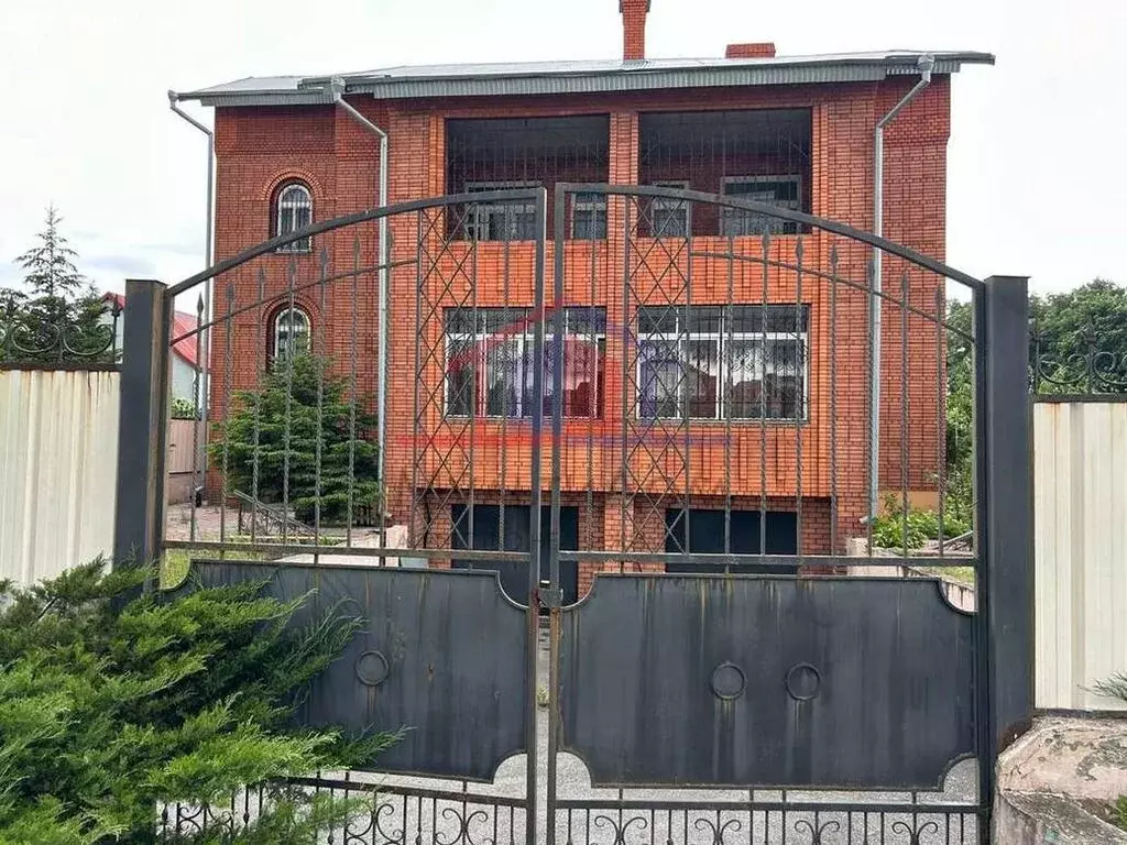 Дом в Старый Оскол, Светлая улица, 2 (415.1 м) - Фото 1