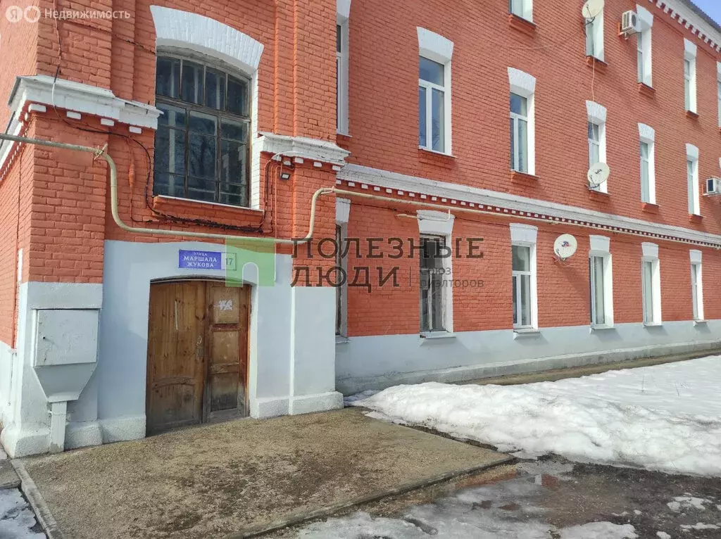 3-комнатная квартира: Сызрань, улица Маршала Жукова, 17 (68.4 м) - Фото 1