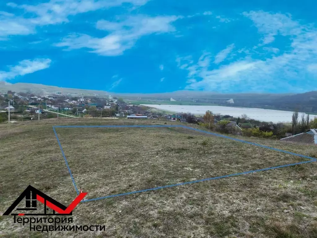 Участок в Севастополь с. Пироговка, ул. Угловая (9.0 сот.) - Фото 0