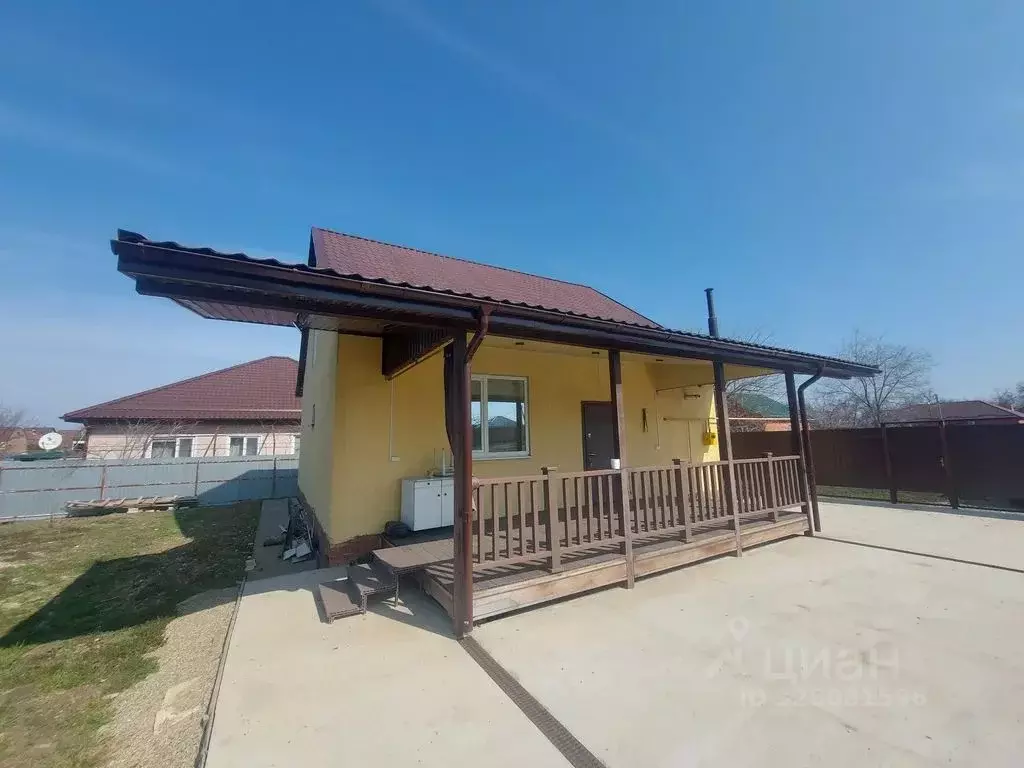 Дом в Краснодарский край, Каневская ст-ца ул. Высоцкого, 76 (80 м) - Фото 1