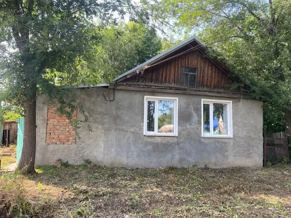 Дом в Саратовская область, Духовницкое рп ул. Шевелева, 42 (77 м) - Фото 1