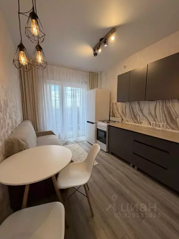 1-к кв. Псковская область, Псков Линейная ул., 89 (32.4 м) - Фото 1