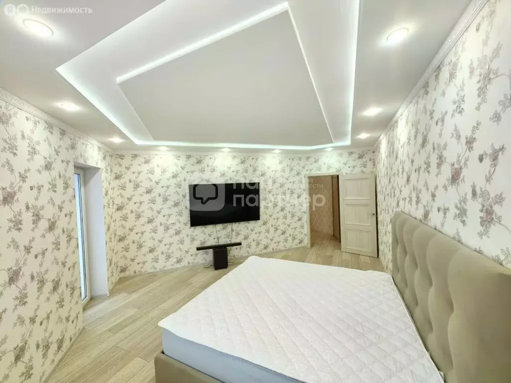 3-комнатная квартира: Кингисепп, улица Воровского, 50к2 (85 м) - Фото 0