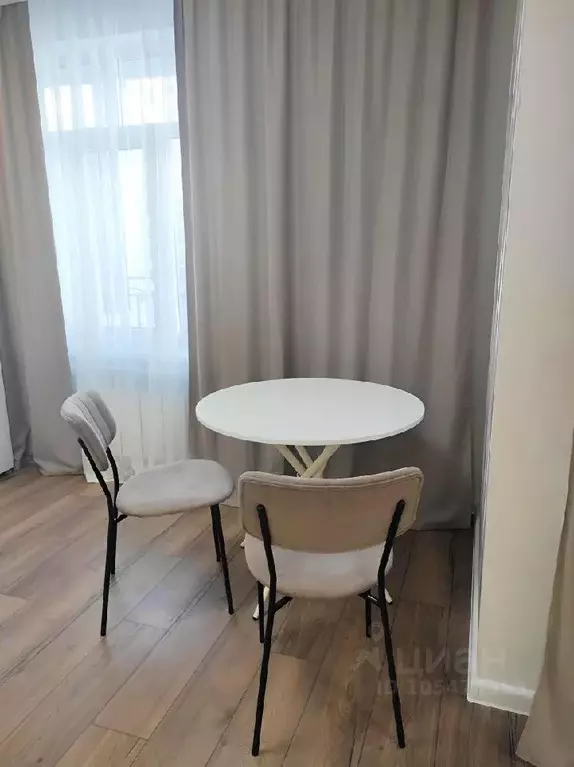 Студия Ханты-Мансийский АО, Сургут ул. Ивана Захарова, 5/1 (33.0 м) - Фото 2