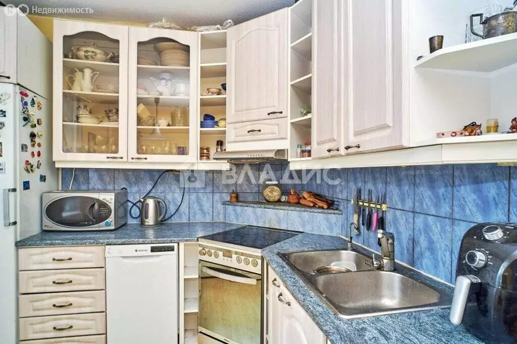 3-комнатная квартира: Петрозаводск, улица Куйбышева, 9 (98.3 м) - Фото 2