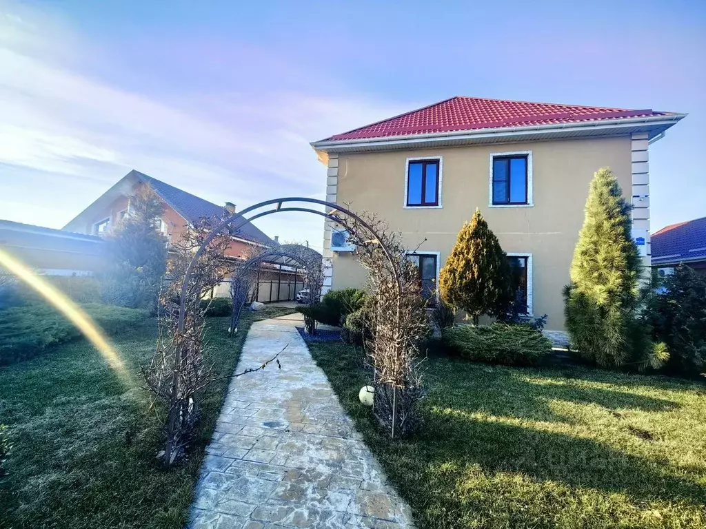 Дом в Краснодарский край, Ейск Ромашковая ул. (270 м) - Фото 1