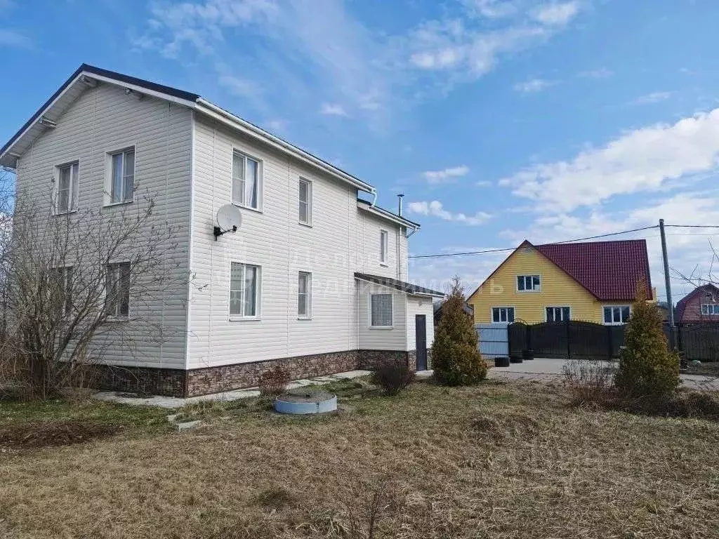 Дом в Новгородская область, Новгородский район, Савинское с/пос, д. ... - Фото 1