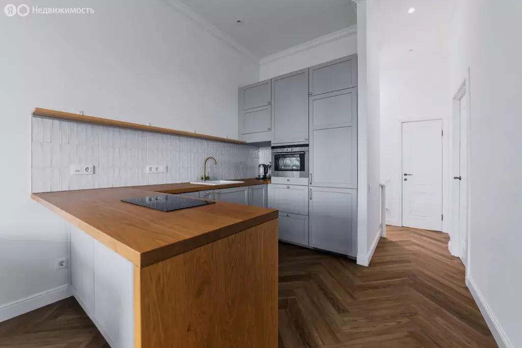 3-комнатная квартира: Екатеринбург, улица Большакова, 25 (80 м) - Фото 1