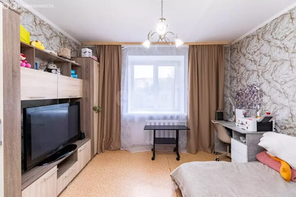 2-комнатная квартира: Тюмень, улица Коммунаров, 24 (54.1 м) - Фото 1