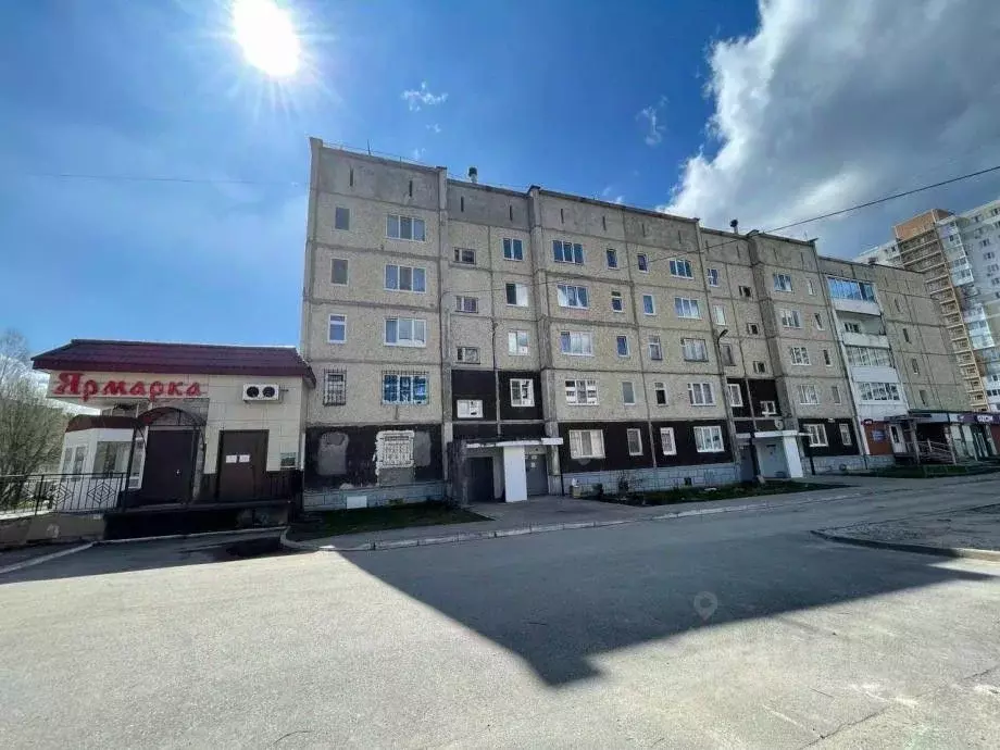 3-к кв. Пермский край, Березники ул. Ивана Дощеникова, 12 (64.3 м) - Фото 0