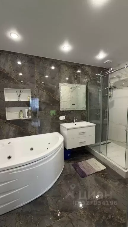 3-к кв. Татарстан, Зеленодольск ул. Космонавтов, 15 (104.8 м) - Фото 2