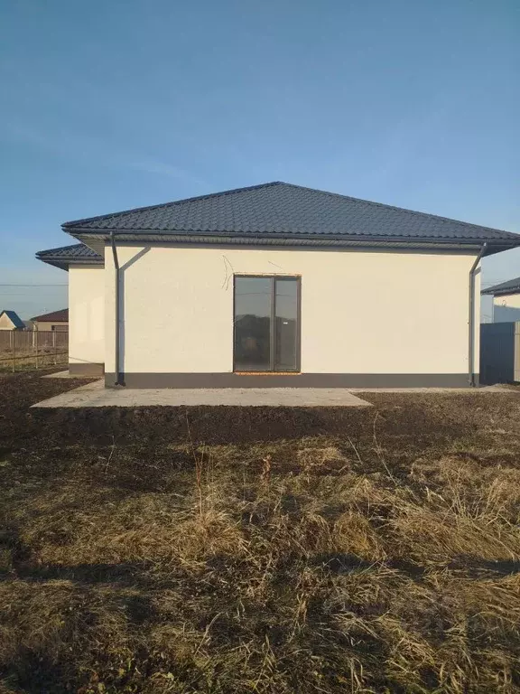 Дом в Омская область, Омский район, пос. Магистральный  (90 м) - Фото 1