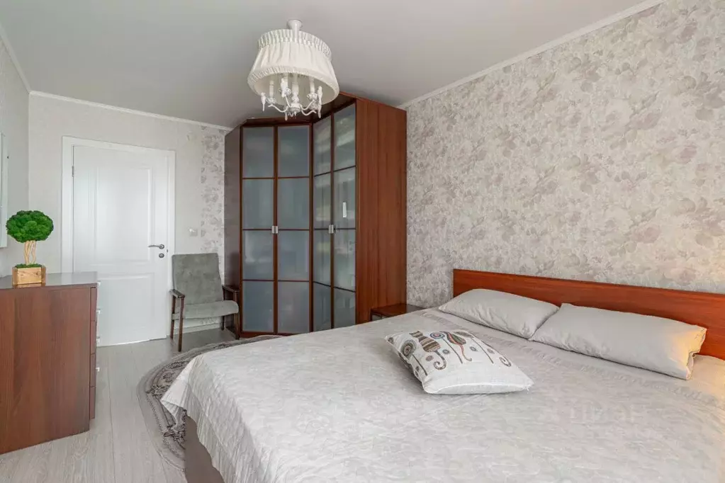 3-к кв. Татарстан, Казань ул. Сафиуллина, 50а (93.8 м) - Фото 2