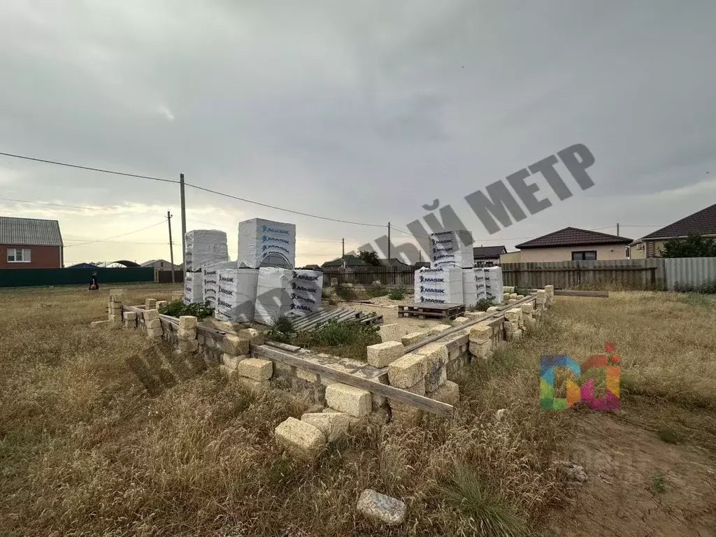 Дом в Калмыкия, Целинный район, с. Троицкое ул. Кудинова, 1 (90 м) - Фото 0