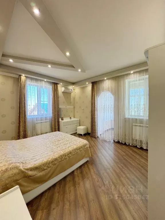 Коттедж в Саха (Якутия), Якутск ул. 40 лет Победы, 33/2 (240 м) - Фото 0