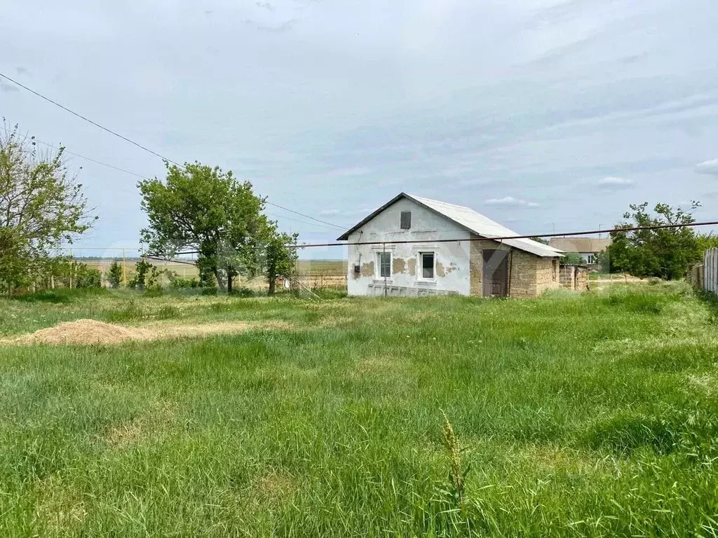 Дом в Крым, Сакский район, Лесновское с/пос, с. Куликовка ул. ... - Фото 1