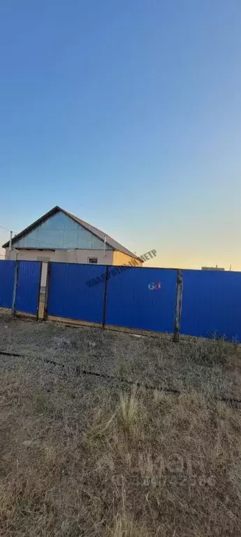 Дом в Калмыкия, Целинный район, с. Троицкое пер. Джангара, 6 (64 м) - Фото 2