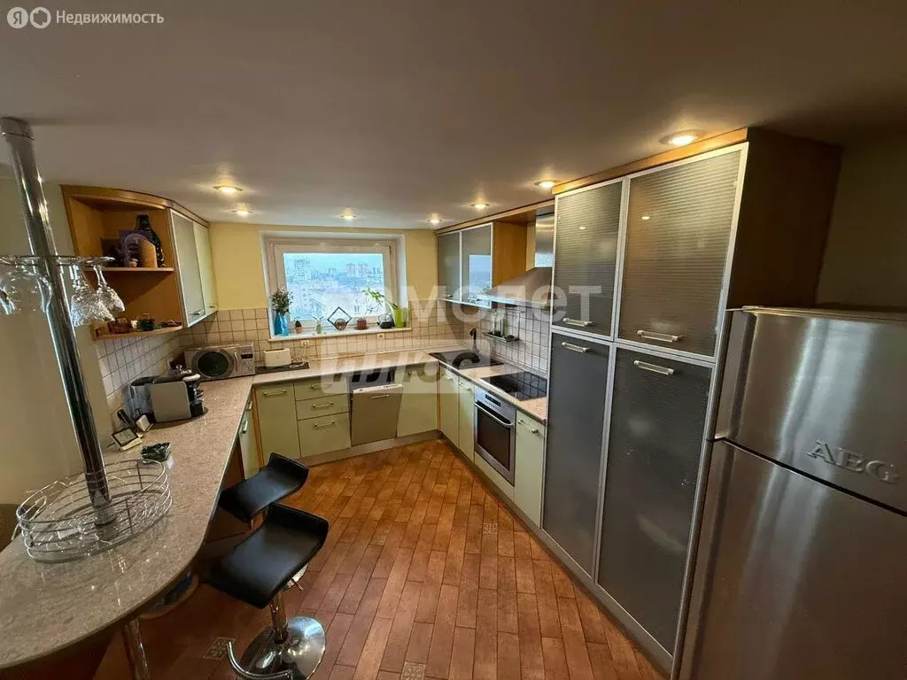 5-комнатная квартира: Лобня, улица Чехова, 6 (284 м) - Фото 1