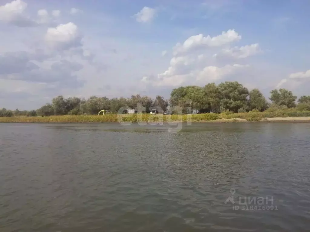 Участок в Астраханская область, Красноярский муниципальный округ, пос. ... - Фото 1