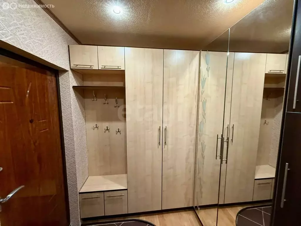 3-комнатная квартира: Ухта, Социалистическая улица, 9 (67 м) - Фото 2