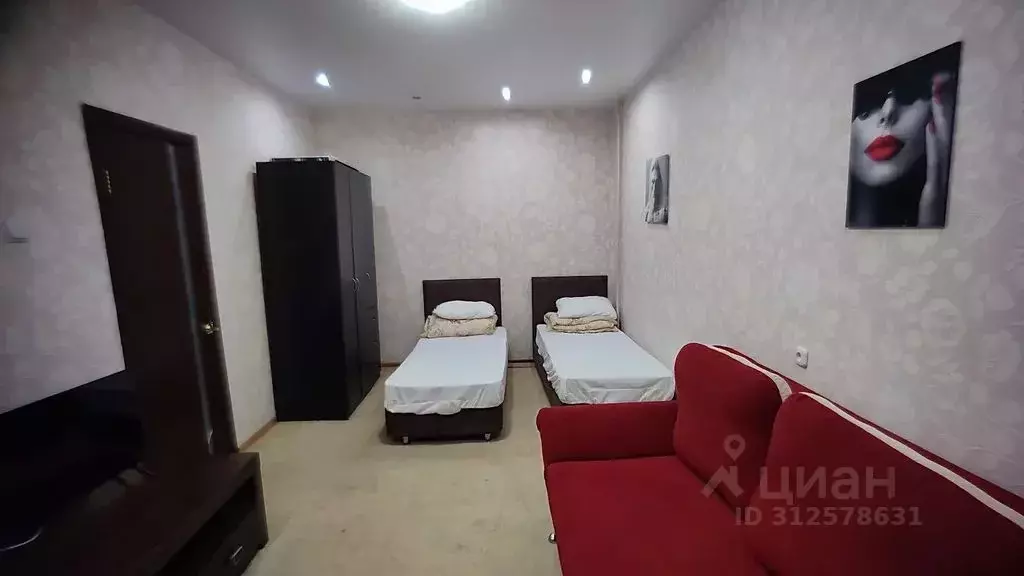 1-к кв. Мурманская область, Кировск Олимпийская ул., 83 (40.0 м) - Фото 0
