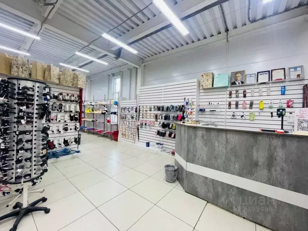 Торговая площадь в Удмуртия, Увинский район, пос. Ува ул. Энгельса, 7 ... - Фото 1