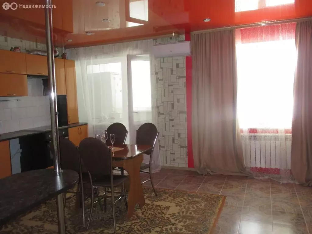 3-комнатная квартира: Советский район, рабочий посёлок Степное, улица ... - Фото 2