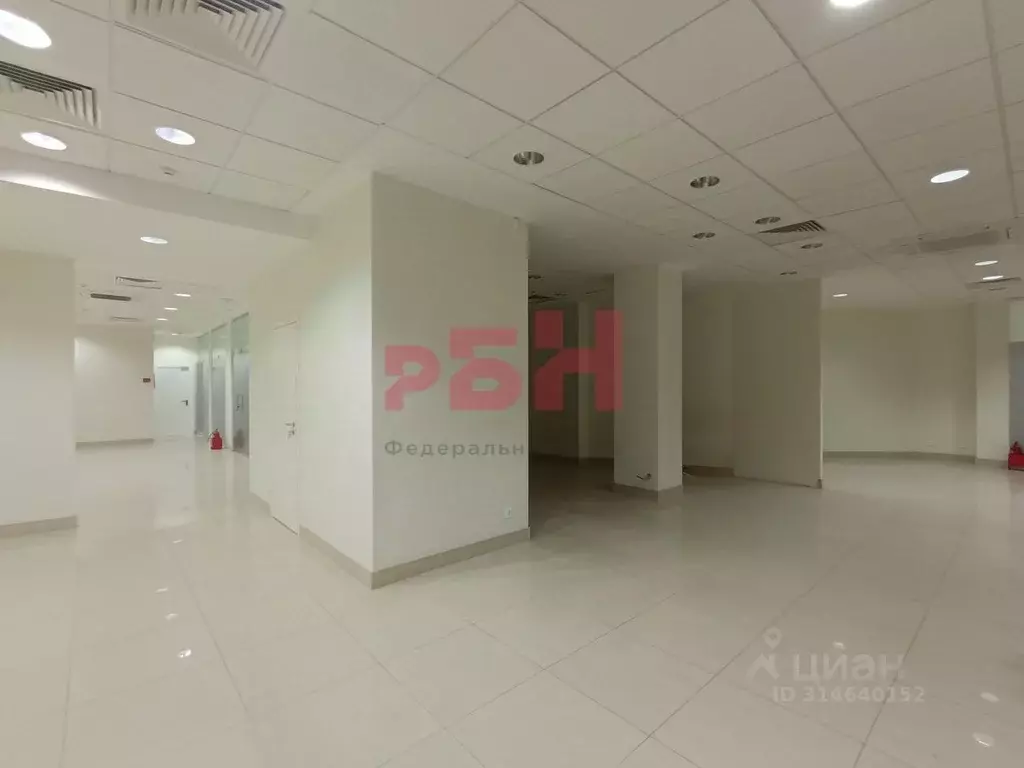 Торговая площадь в Тюменская область, Тюмень ул. Сакко, 33 (240 м) - Фото 1