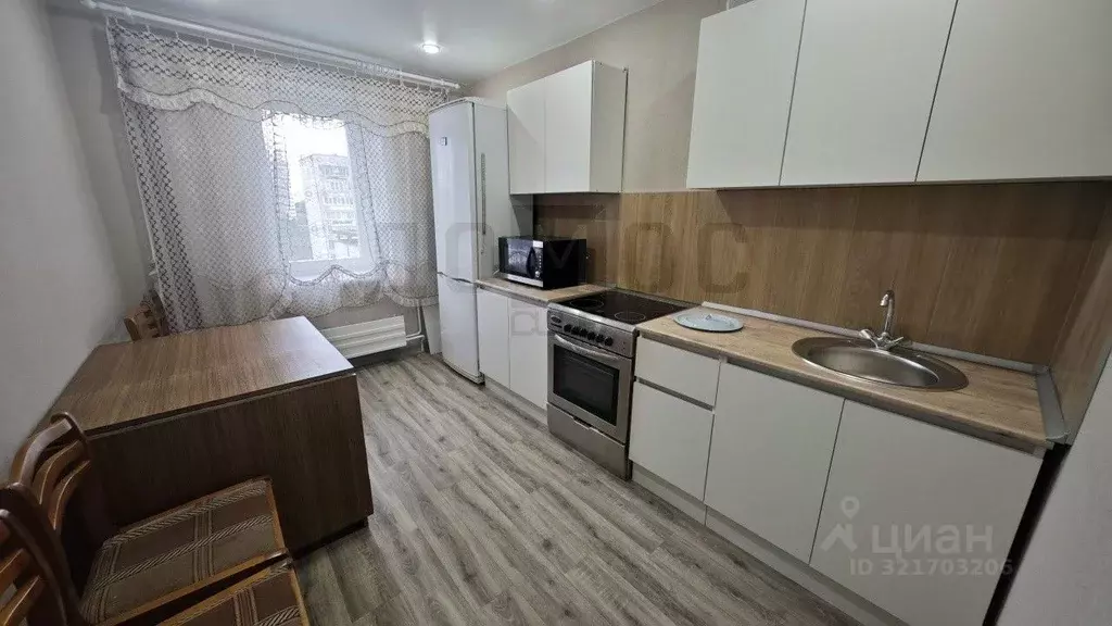 2-к кв. Свердловская область, Екатеринбург ул. Викулова, 48 (53.1 м) - Фото 0