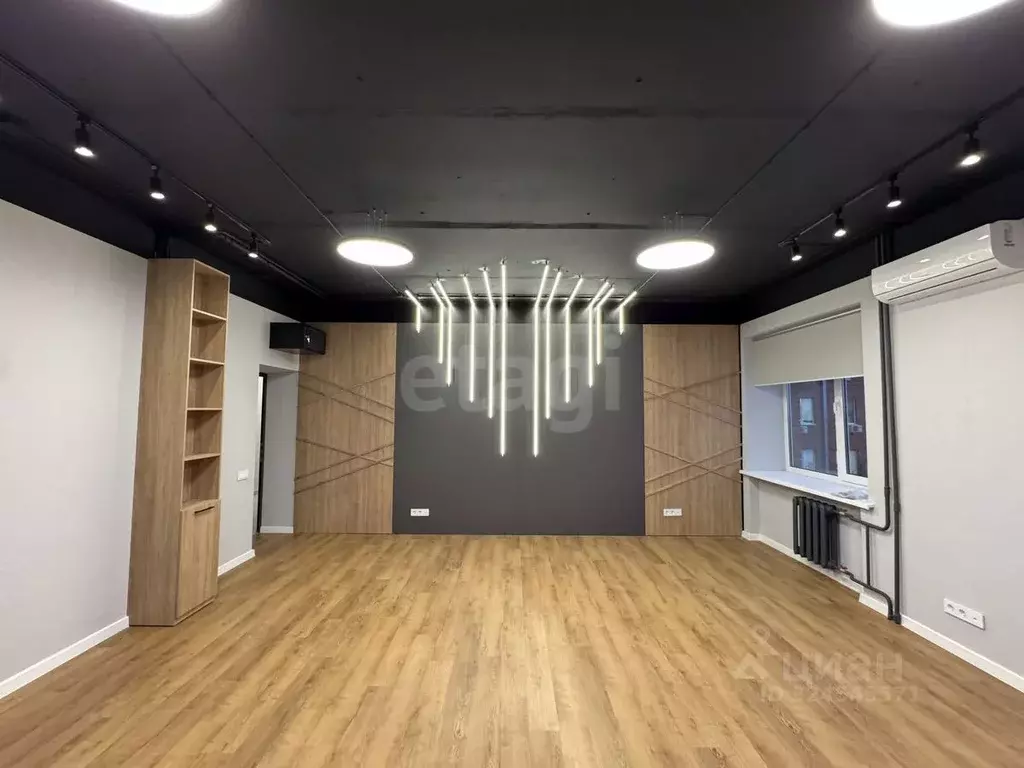 Офис в Тюменская область, Тюмень Одесская ул., 9 (57 м) - Фото 1