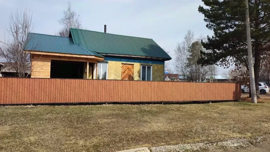 Дом в Приморский край, с. Чугуевка ул. 50 лет Октября (50 м) - Фото 0