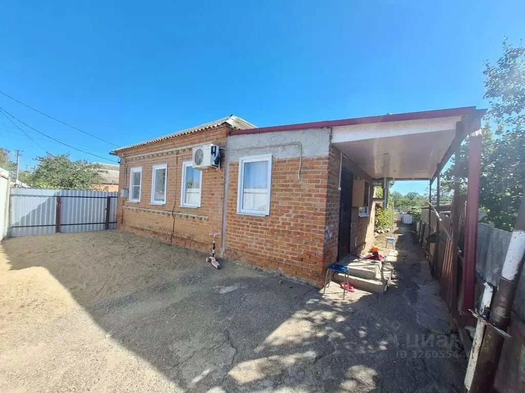 Дом в Краснодарский край, Павловская ст-ца ул. Ленина (42 м) - Фото 1