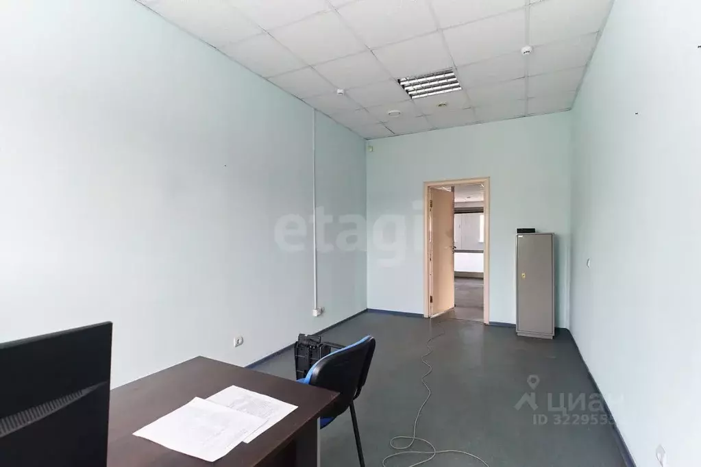 Офис в Тюменская область, Тюмень ул. Чекистов, 25А (18 м) - Фото 1