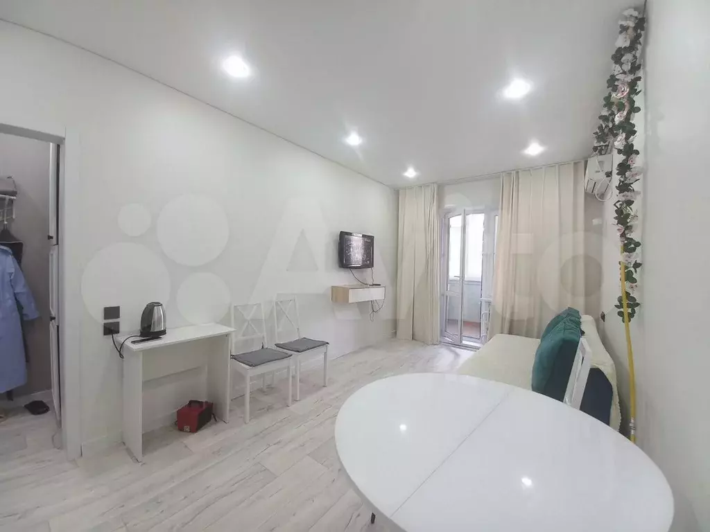 2-к. квартира, 60 м, 1/9 эт. - Фото 1