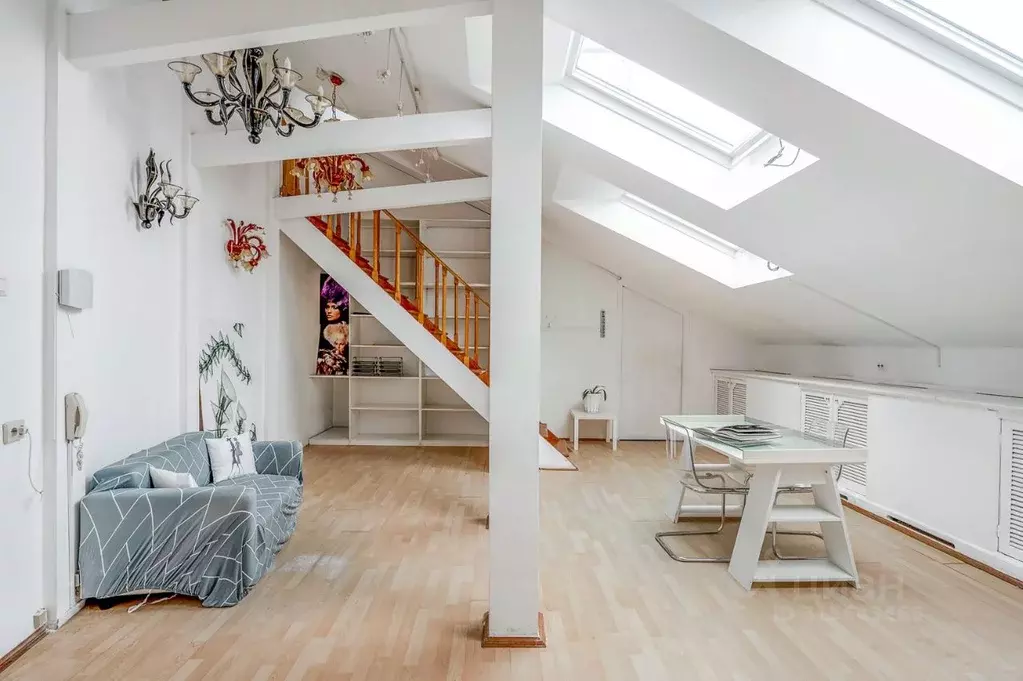 Офис в Санкт-Петербург пл. Островского, 5 (200 м) - Фото 1