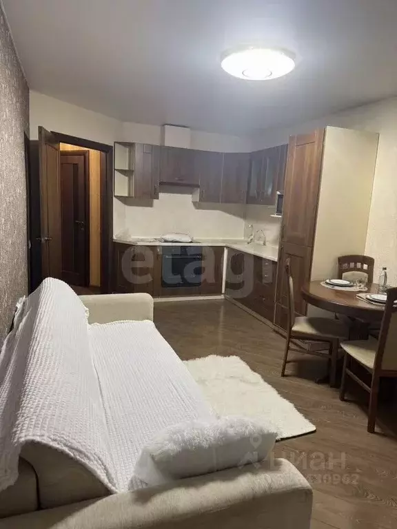 1-к кв. Удмуртия, Ижевск Школьная ул., 8 (46.0 м) - Фото 1