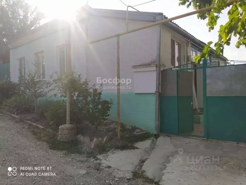 Дом в Крым, Феодосия ул. Афанасия Никитина, 3 (100 м) - Фото 1