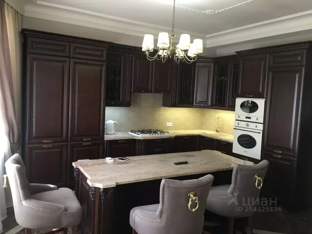 2-к кв. Астраханская область, Астрахань ул. Хлебникова, 9к1 (140.0 м) - Фото 1