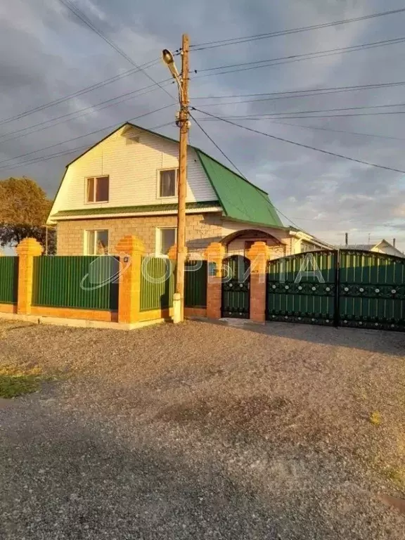 Дом в Тюменская область, с. Омутинское ул. Советская, 139 (138 м) - Фото 1