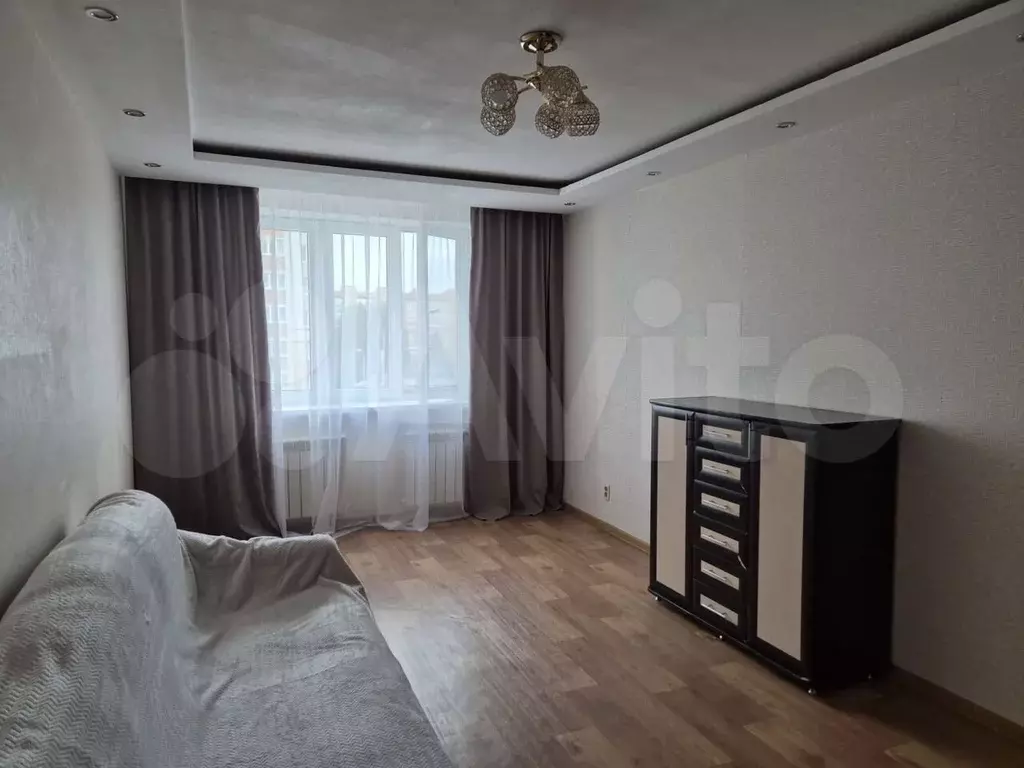 1-к. квартира, 38 м, 4/10 эт. - Фото 0