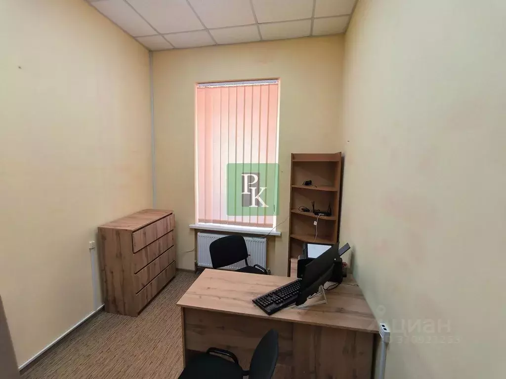 Офис в Севастополь ул. Луначарского, 9 (13 м) - Фото 1