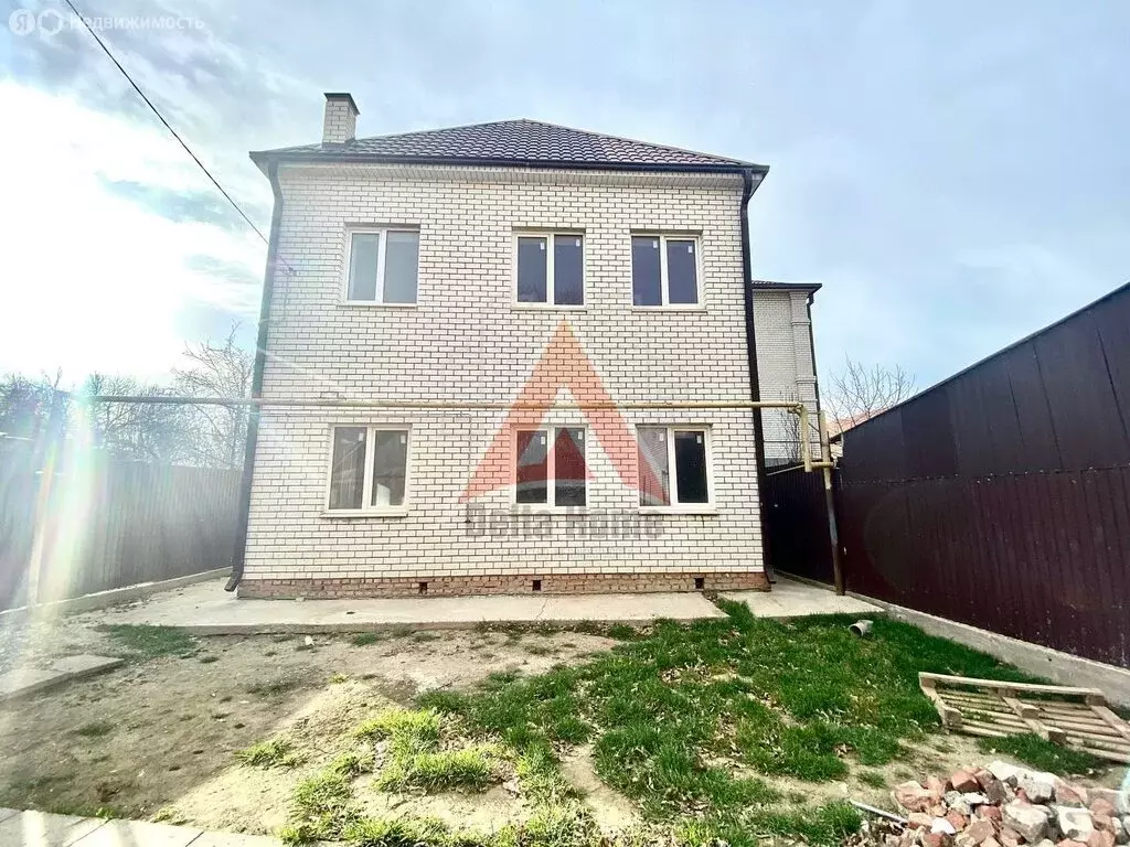 Дом в Астрахань, Профессиональная улица, 40 (100 м) - Фото 0